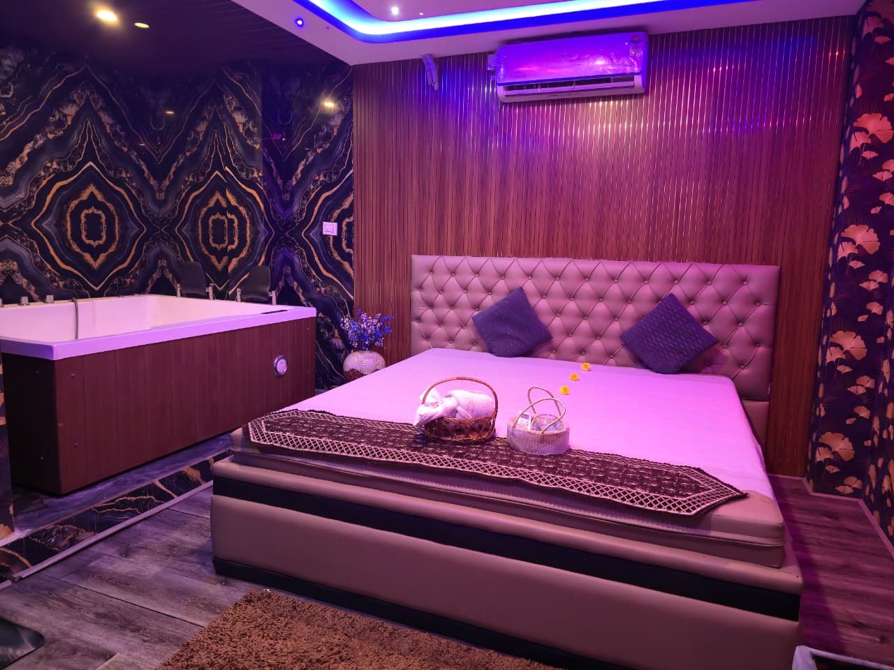 Royal Couple Suite — Breeze Thai Spa Kundalahalli